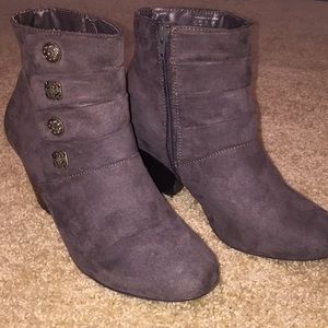 Gray suede booties with small heel